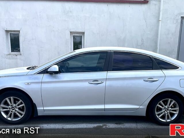 Серый Хендай Соната, объемом двигателя 2 л и пробегом 360 тыс. км за 9770 $, фото 1 на Automoto.ua