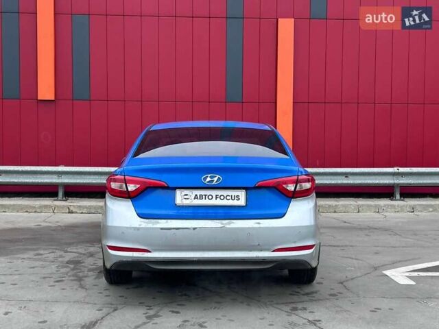 Серый Хендай Соната, объемом двигателя 2 л и пробегом 328 тыс. км за 7290 $, фото 7 на Automoto.ua