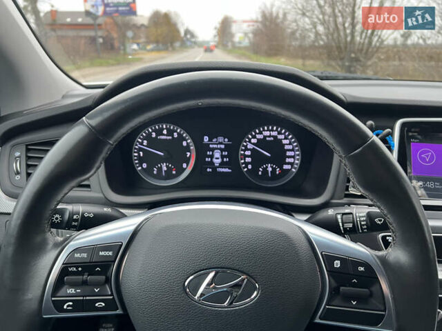 Сірий Хендай Соната, об'ємом двигуна 2 л та пробігом 170 тис. км за 15000 $, фото 2 на Automoto.ua