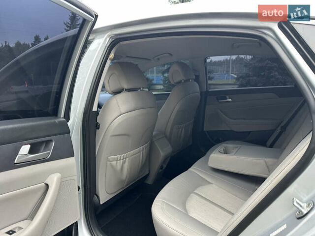 Сірий Хендай Соната, об'ємом двигуна 2 л та пробігом 140 тис. км за 14300 $, фото 29 на Automoto.ua