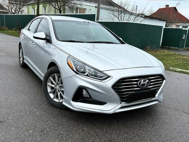 Сірий Хендай Соната, об'ємом двигуна 2.36 л та пробігом 83 тис. км за 10900 $, фото 1 на Automoto.ua