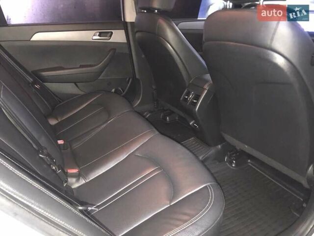 Серый Хендай Соната, объемом двигателя 2 л и пробегом 388 тыс. км за 11490 $, фото 10 на Automoto.ua
