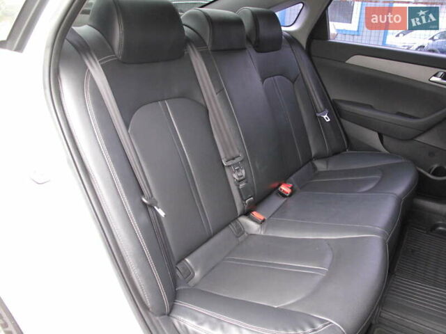 Сірий Хендай Соната, об'ємом двигуна 0 л та пробігом 256 тис. км за 13999 $, фото 46 на Automoto.ua