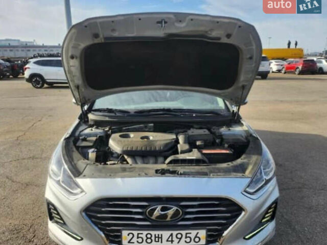 Сірий Хендай Соната, об'ємом двигуна 2 л та пробігом 280 тис. км за 8800 $, фото 19 на Automoto.ua