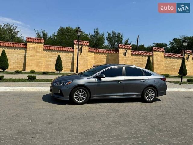 Серый Хендай Соната, объемом двигателя 2.36 л и пробегом 118 тыс. км за 11800 $, фото 3 на Automoto.ua