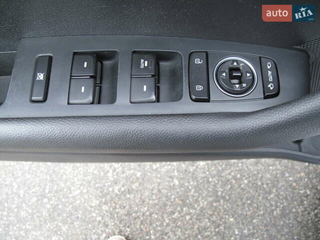 Сірий Хендай Соната, об'ємом двигуна 0 л та пробігом 256 тис. км за 13999 $, фото 13 на Automoto.ua