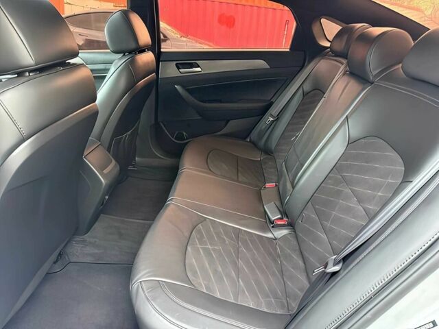 Сірий Хендай Соната, об'ємом двигуна 2.4 л та пробігом 37 тис. км за 8500 $, фото 12 на Automoto.ua