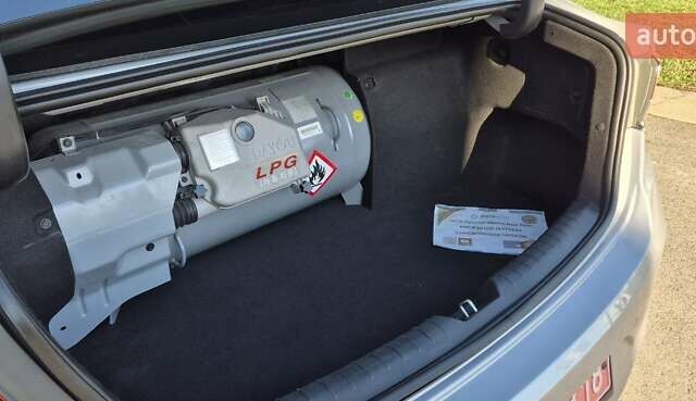 Серый Хендай Соната, объемом двигателя 2 л и пробегом 181 тыс. км за 14000 $, фото 24 на Automoto.ua