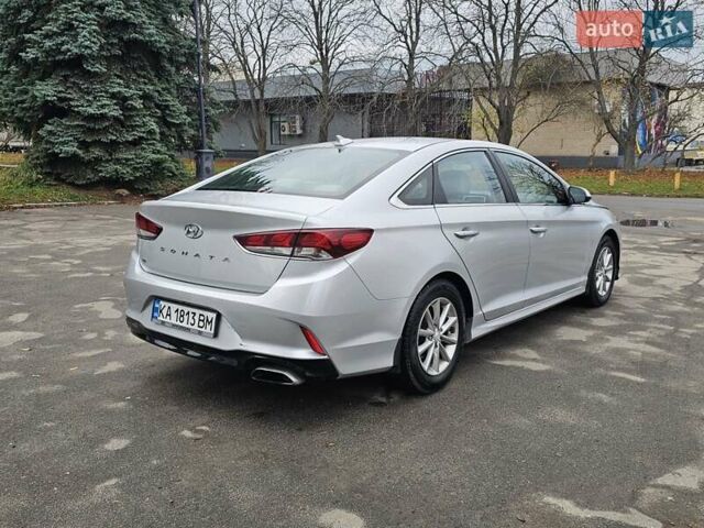 Сірий Хендай Соната, об'ємом двигуна 2.36 л та пробігом 130 тис. км за 9600 $, фото 9 на Automoto.ua