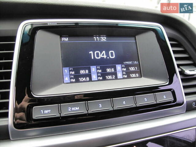 Сірий Хендай Соната, об'ємом двигуна 0 л та пробігом 256 тис. км за 13999 $, фото 66 на Automoto.ua