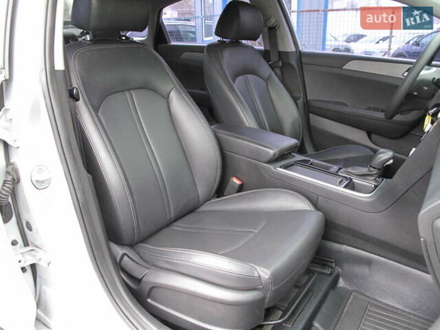 Сірий Хендай Соната, об'ємом двигуна 0 л та пробігом 256 тис. км за 13999 $, фото 39 на Automoto.ua