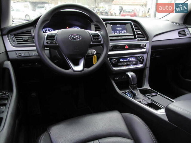 Сірий Хендай Соната, об'ємом двигуна 0 л та пробігом 256 тис. км за 13999 $, фото 24 на Automoto.ua