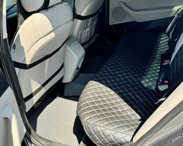 Серый Хендай Соната, объемом двигателя 2.36 л и пробегом 118 тыс. км за 11800 $, фото 7 на Automoto.ua