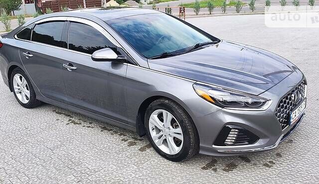 Серый Хендай Соната, объемом двигателя 2.4 л и пробегом 93 тыс. км за 14154 $, фото 2 на Automoto.ua