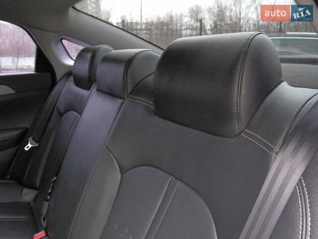 Сірий Хендай Соната, об'ємом двигуна 0 л та пробігом 256 тис. км за 13999 $, фото 29 на Automoto.ua