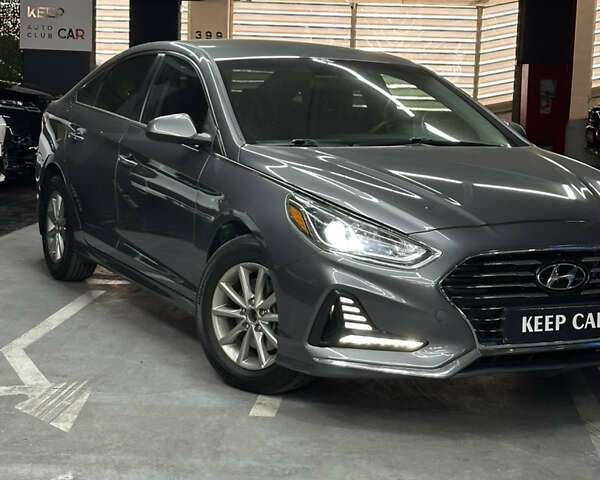 Сірий Хендай Соната, об'ємом двигуна 2.36 л та пробігом 109 тис. км за 12999 $, фото 11 на Automoto.ua