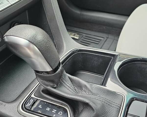 Сірий Хендай Соната, об'ємом двигуна 2.36 л та пробігом 130 тис. км за 9600 $, фото 24 на Automoto.ua