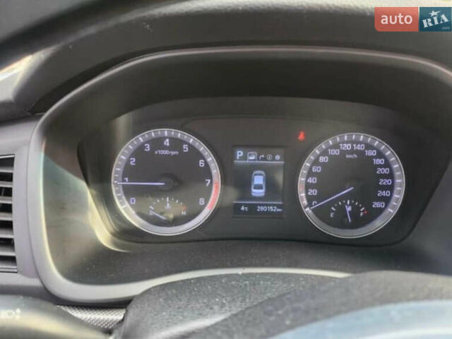 Сірий Хендай Соната, об'ємом двигуна 2 л та пробігом 280 тис. км за 8800 $, фото 8 на Automoto.ua