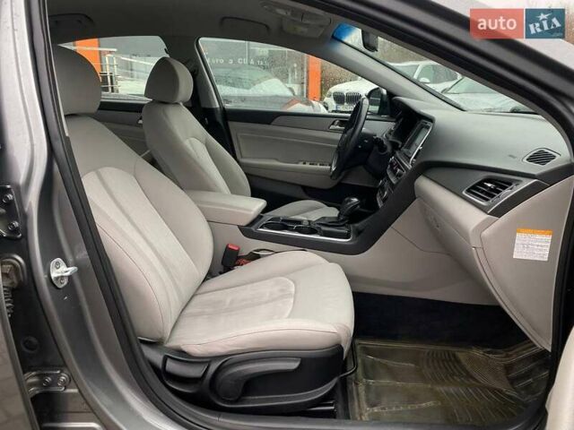 Сірий Хендай Соната, об'ємом двигуна 2 л та пробігом 143 тис. км за 14300 $, фото 24 на Automoto.ua