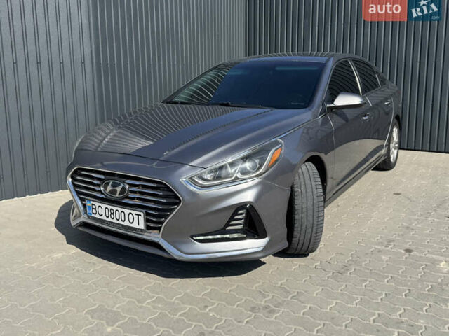Серый Хендай Соната, объемом двигателя 2.4 л и пробегом 125 тыс. км за 13999 $, фото 3 на Automoto.ua