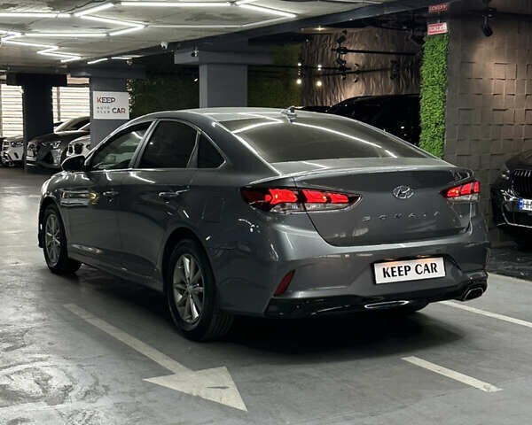 Сірий Хендай Соната, об'ємом двигуна 2.36 л та пробігом 109 тис. км за 12999 $, фото 4 на Automoto.ua