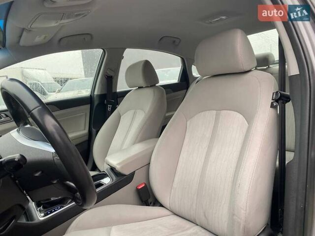 Сірий Хендай Соната, об'ємом двигуна 2 л та пробігом 143 тис. км за 14300 $, фото 19 на Automoto.ua