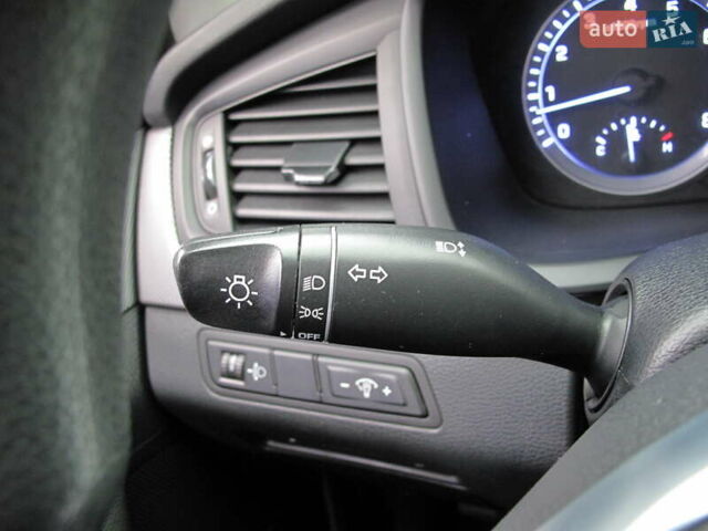 Сірий Хендай Соната, об'ємом двигуна 0 л та пробігом 256 тис. км за 13999 $, фото 62 на Automoto.ua