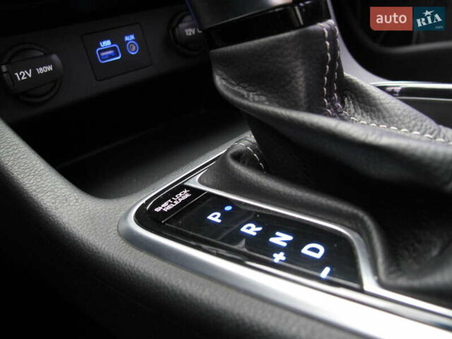 Сірий Хендай Соната, об'ємом двигуна 0 л та пробігом 256 тис. км за 13999 $, фото 73 на Automoto.ua