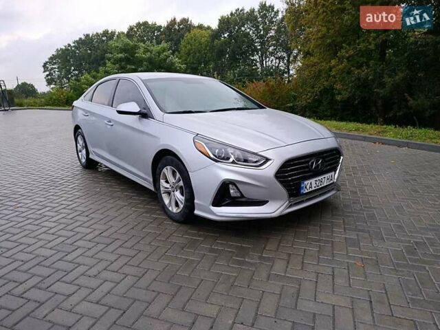Серый Хендай Соната, объемом двигателя 2.36 л и пробегом 90 тыс. км за 12600 $, фото 12 на Automoto.ua