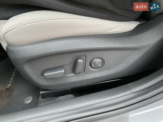 Серый Хендай Соната, объемом двигателя 2.4 л и пробегом 75 тыс. км за 13700 $, фото 18 на Automoto.ua