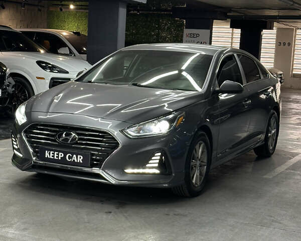 Сірий Хендай Соната, об'ємом двигуна 2.36 л та пробігом 109 тис. км за 12999 $, фото 3 на Automoto.ua