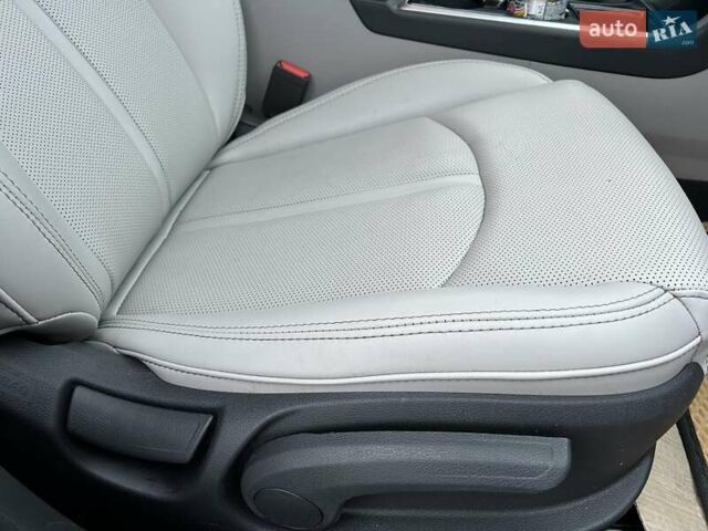 Сірий Хендай Соната, об'ємом двигуна 2.36 л та пробігом 83 тис. км за 10900 $, фото 18 на Automoto.ua