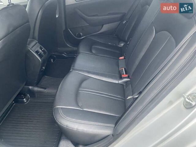 Серый Хендай Соната, объемом двигателя 2 л и пробегом 318 тыс. км за 12490 $, фото 6 на Automoto.ua