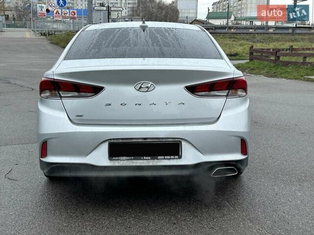 Сірий Хендай Соната, об'ємом двигуна 2.36 л та пробігом 83 тис. км за 10900 $, фото 11 на Automoto.ua