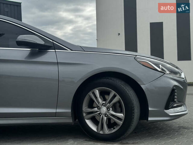 Серый Хендай Соната, объемом двигателя 2.4 л и пробегом 133 тыс. км за 13850 $, фото 13 на Automoto.ua