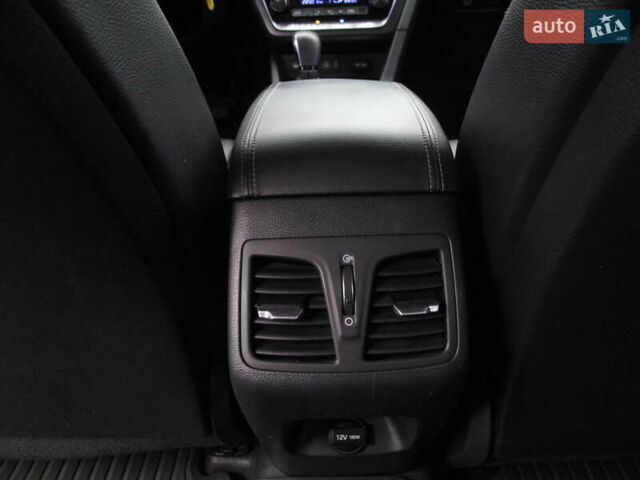 Сірий Хендай Соната, об'ємом двигуна 0 л та пробігом 256 тис. км за 13999 $, фото 26 на Automoto.ua