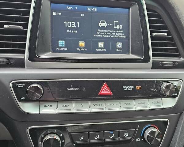 Серый Хендай Соната, объемом двигателя 2.36 л и пробегом 130 тыс. км за 9900 $, фото 26 на Automoto.ua