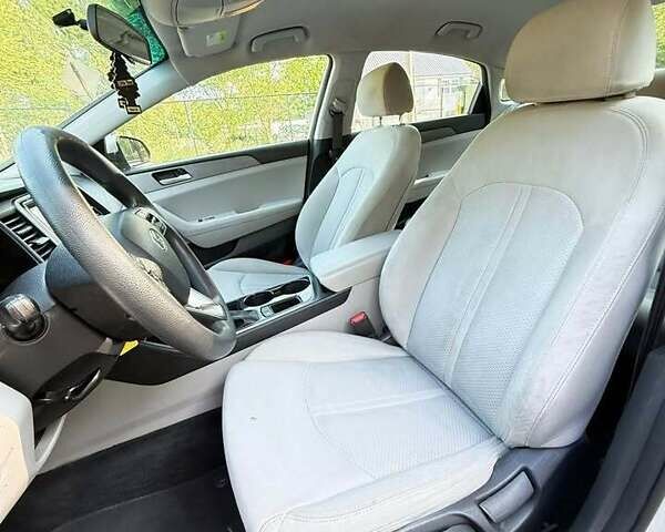 Сірий Хендай Соната, об'ємом двигуна 2.36 л та пробігом 87 тис. км за 9800 $, фото 6 на Automoto.ua