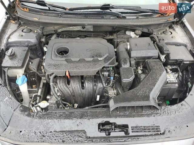 Серый Хендай Соната, объемом двигателя 2.4 л и пробегом 138 тыс. км за 1900 $, фото 10 на Automoto.ua