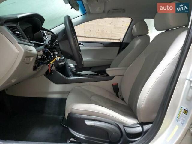 Серый Хендай Соната, объемом двигателя 2.4 л и пробегом 109 тыс. км за 2450 $, фото 6 на Automoto.ua