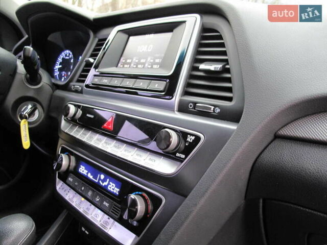 Сірий Хендай Соната, об'ємом двигуна 0 л та пробігом 256 тис. км за 13999 $, фото 42 на Automoto.ua
