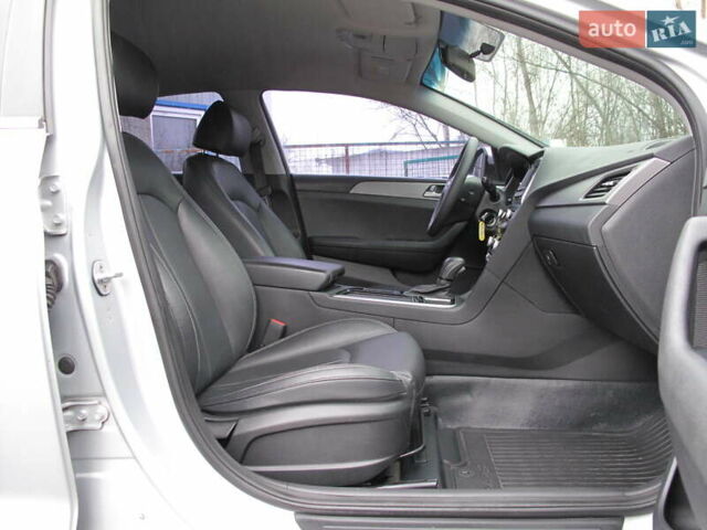 Сірий Хендай Соната, об'ємом двигуна 0 л та пробігом 256 тис. км за 13999 $, фото 37 на Automoto.ua