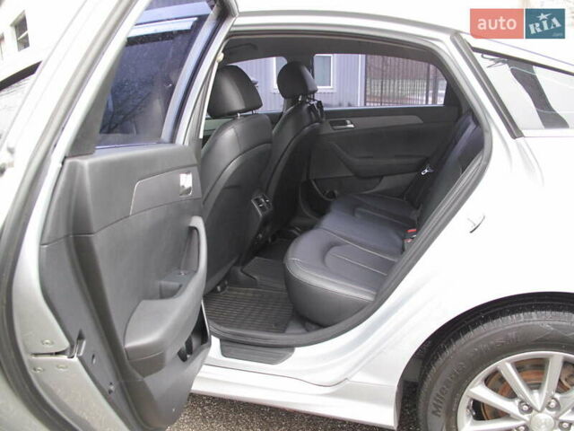 Сірий Хендай Соната, об'ємом двигуна 0 л та пробігом 256 тис. км за 13999 $, фото 22 на Automoto.ua