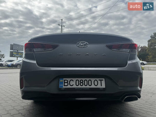 Серый Хендай Соната, объемом двигателя 2.4 л и пробегом 133 тыс. км за 13850 $, фото 6 на Automoto.ua