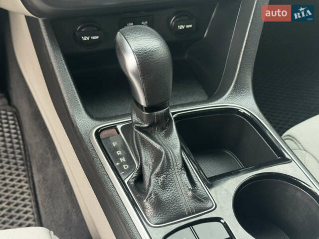 Серый Хендай Соната, объемом двигателя 2.4 л и пробегом 133 тыс. км за 13850 $, фото 21 на Automoto.ua