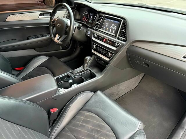 Сірий Хендай Соната, об'ємом двигуна 2.4 л та пробігом 37 тис. км за 8500 $, фото 11 на Automoto.ua