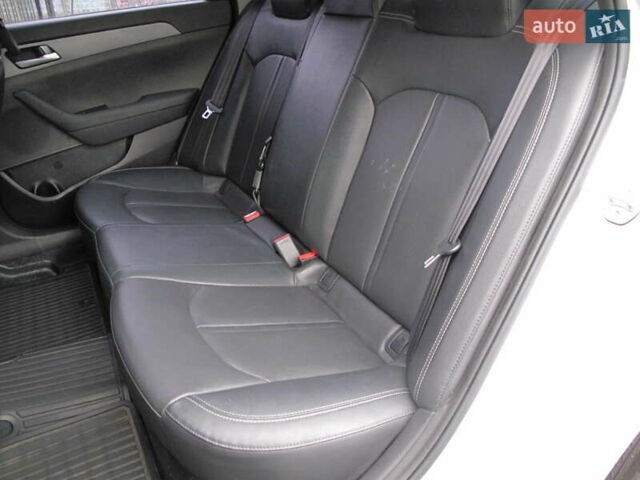 Сірий Хендай Соната, об'ємом двигуна 0 л та пробігом 256 тис. км за 13999 $, фото 28 на Automoto.ua