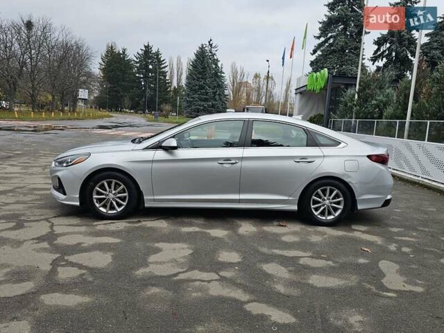 Сірий Хендай Соната, об'ємом двигуна 2.36 л та пробігом 130 тис. км за 9600 $, фото 8 на Automoto.ua