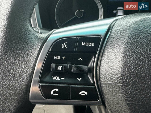 Серый Хендай Соната, объемом двигателя 2.4 л и пробегом 133 тыс. км за 13850 $, фото 23 на Automoto.ua