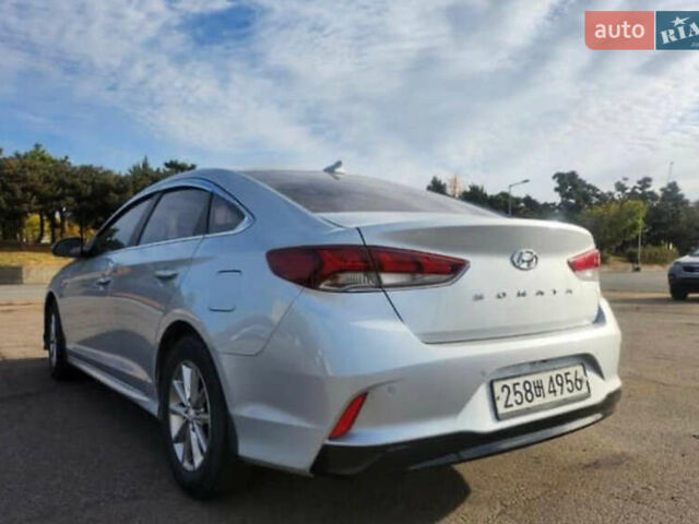 Сірий Хендай Соната, об'ємом двигуна 2 л та пробігом 280 тис. км за 8800 $, фото 6 на Automoto.ua